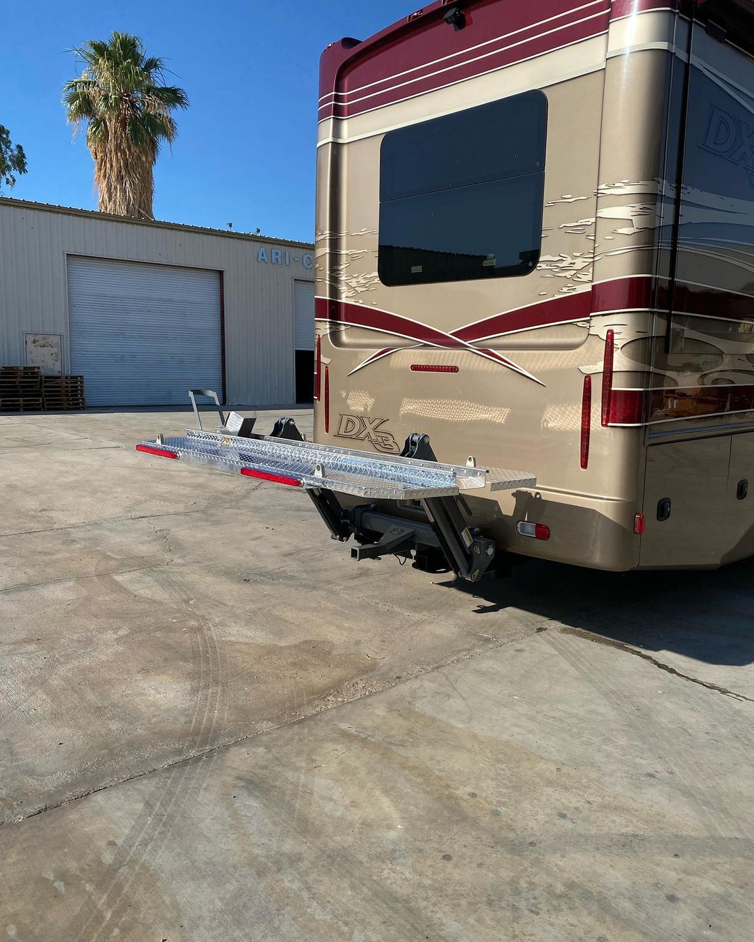 Class A & Super C Motorcycle Lift   HL4288