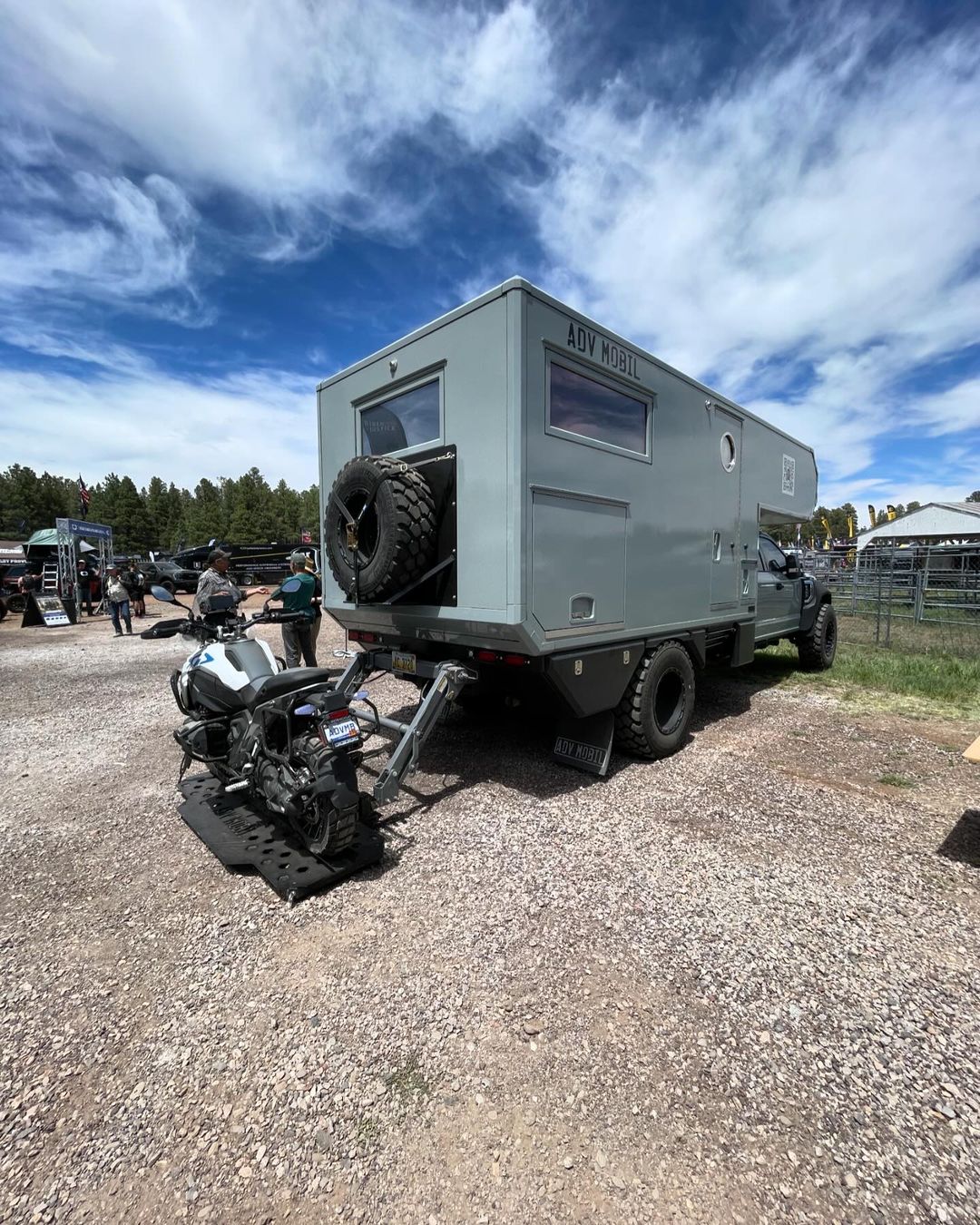 5418DL - Overland Vehicle Hydralift