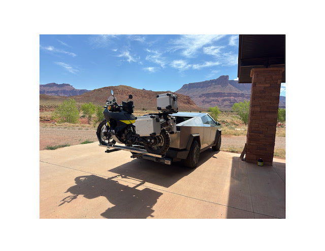 Motorcycle Lift with Swing