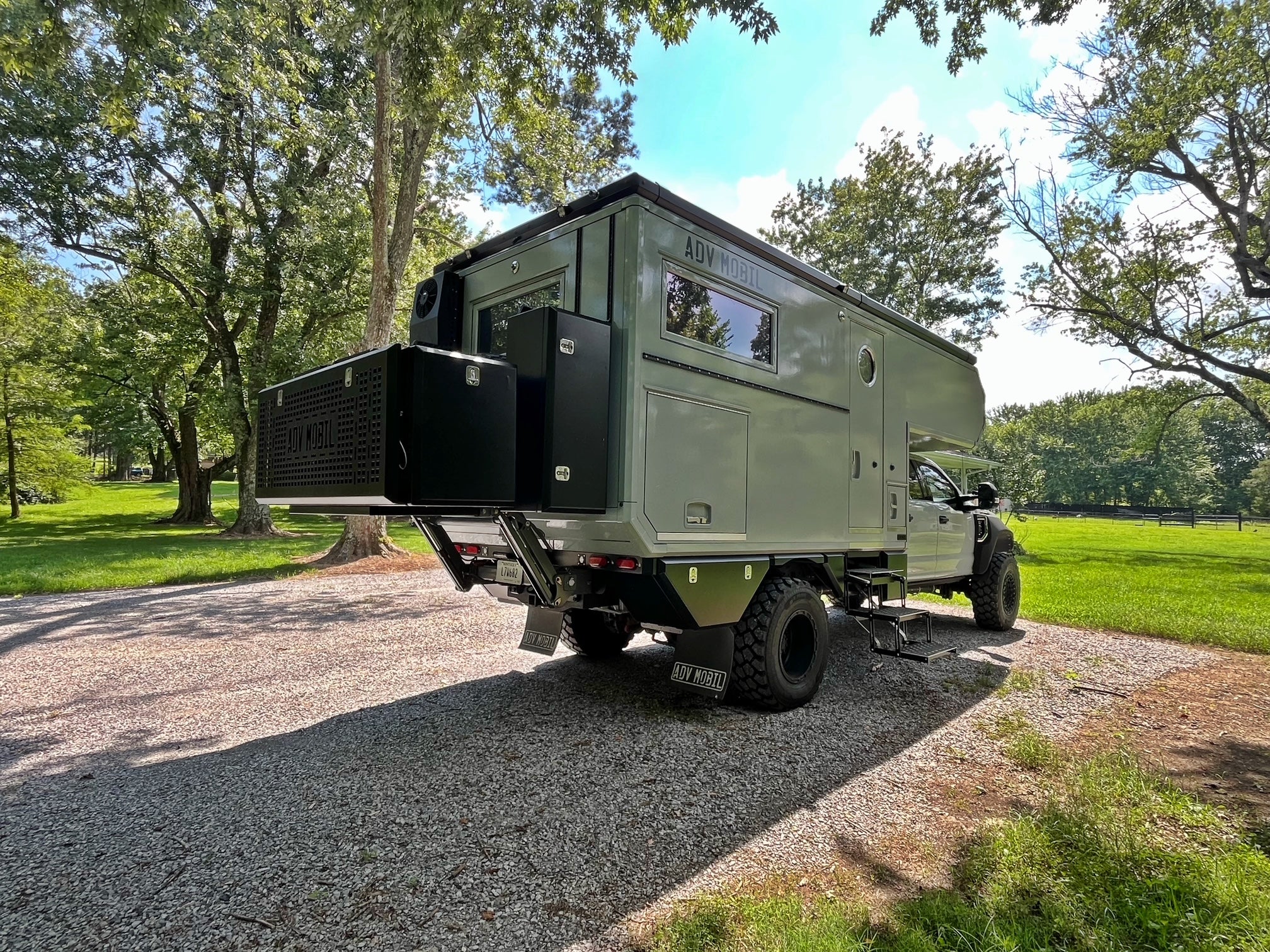 5418DL Hydralift Overland Vehicle lift for overland vehicles
