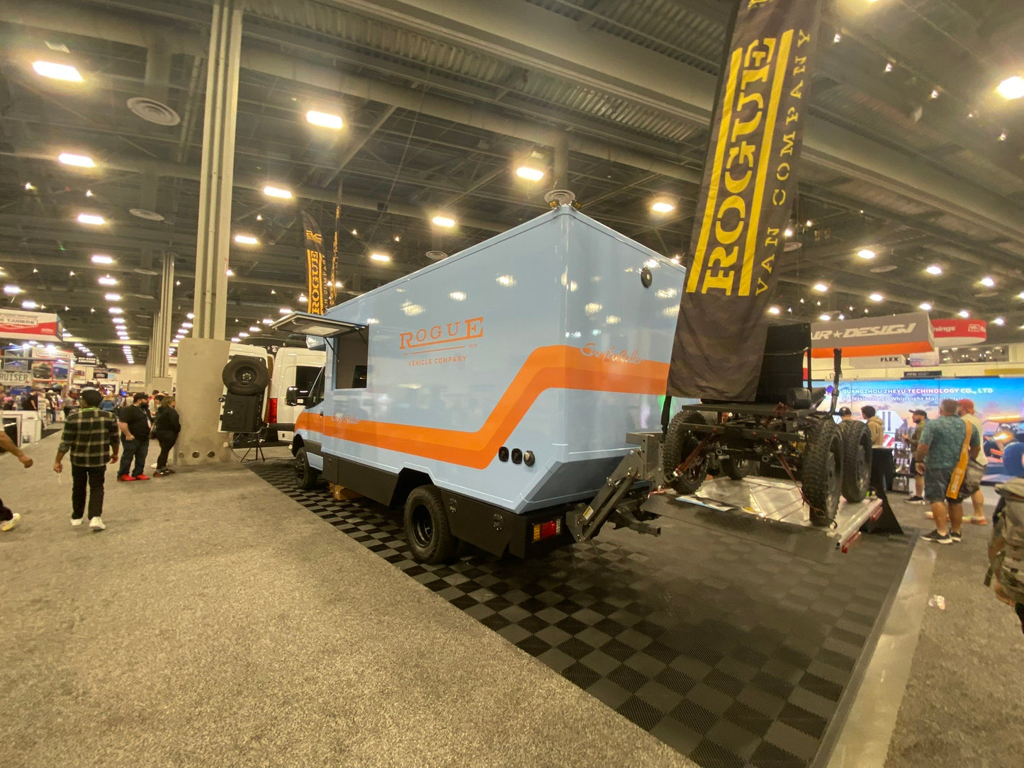 5418DL - Overland Vehicle Hydralift